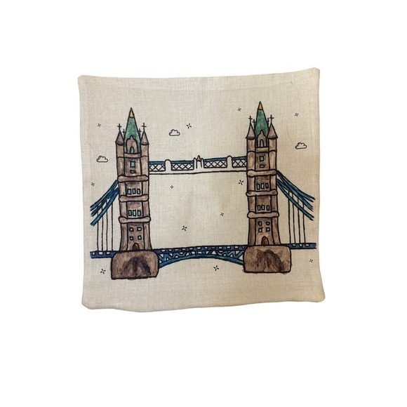 Tower Bridge London Cushion Cover 18 x 18 in 0 - Picture 1 of 3
